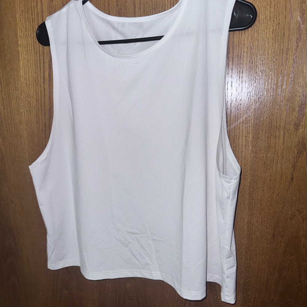Women's Fabletics Cream Sleeveless Top
